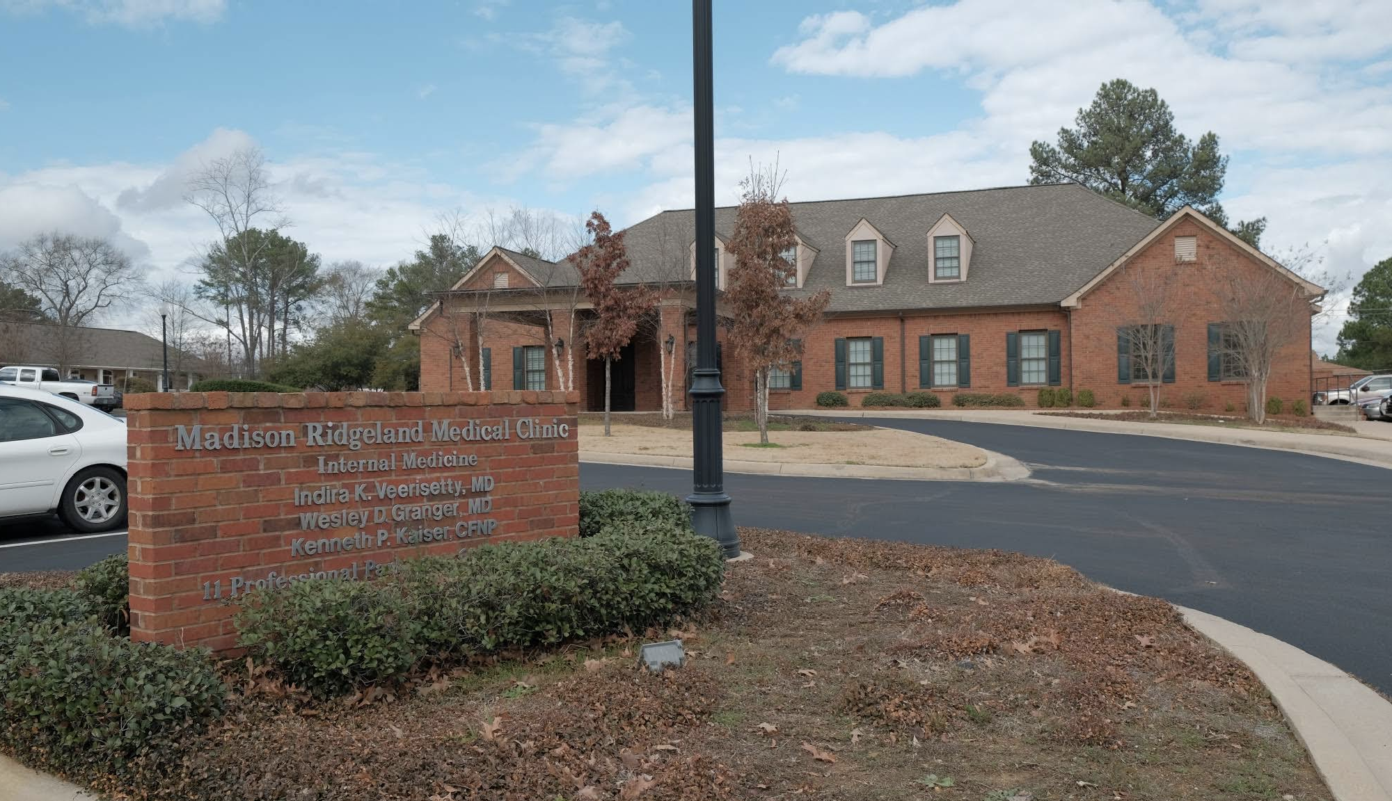 Madison-Ridgeland Medical Clinic Exterior - 11 Professional Parkway, Ridgeland, MS